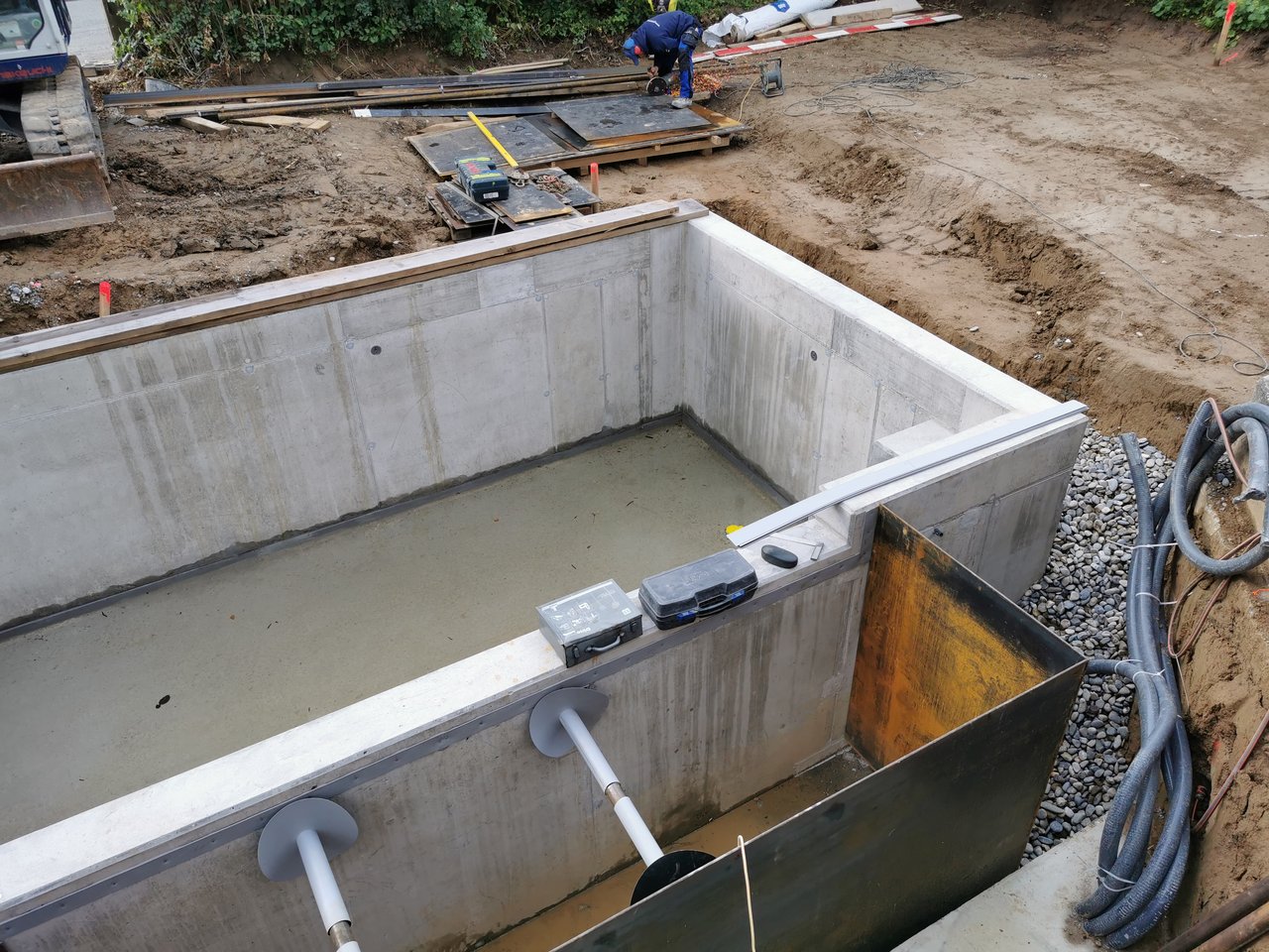 Bau von Schwimmbecken für Naturpool