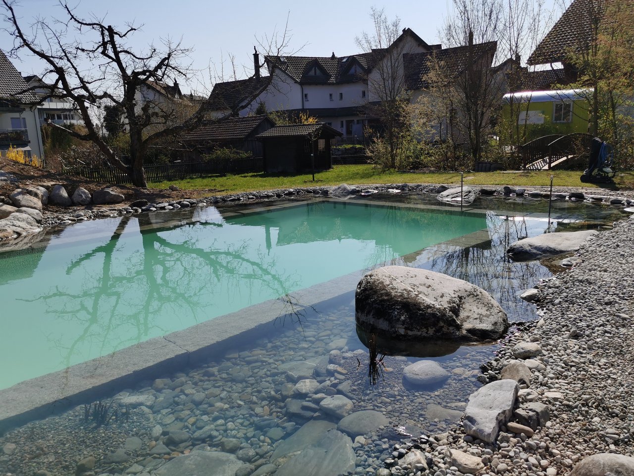 Schwimmteich renoviert