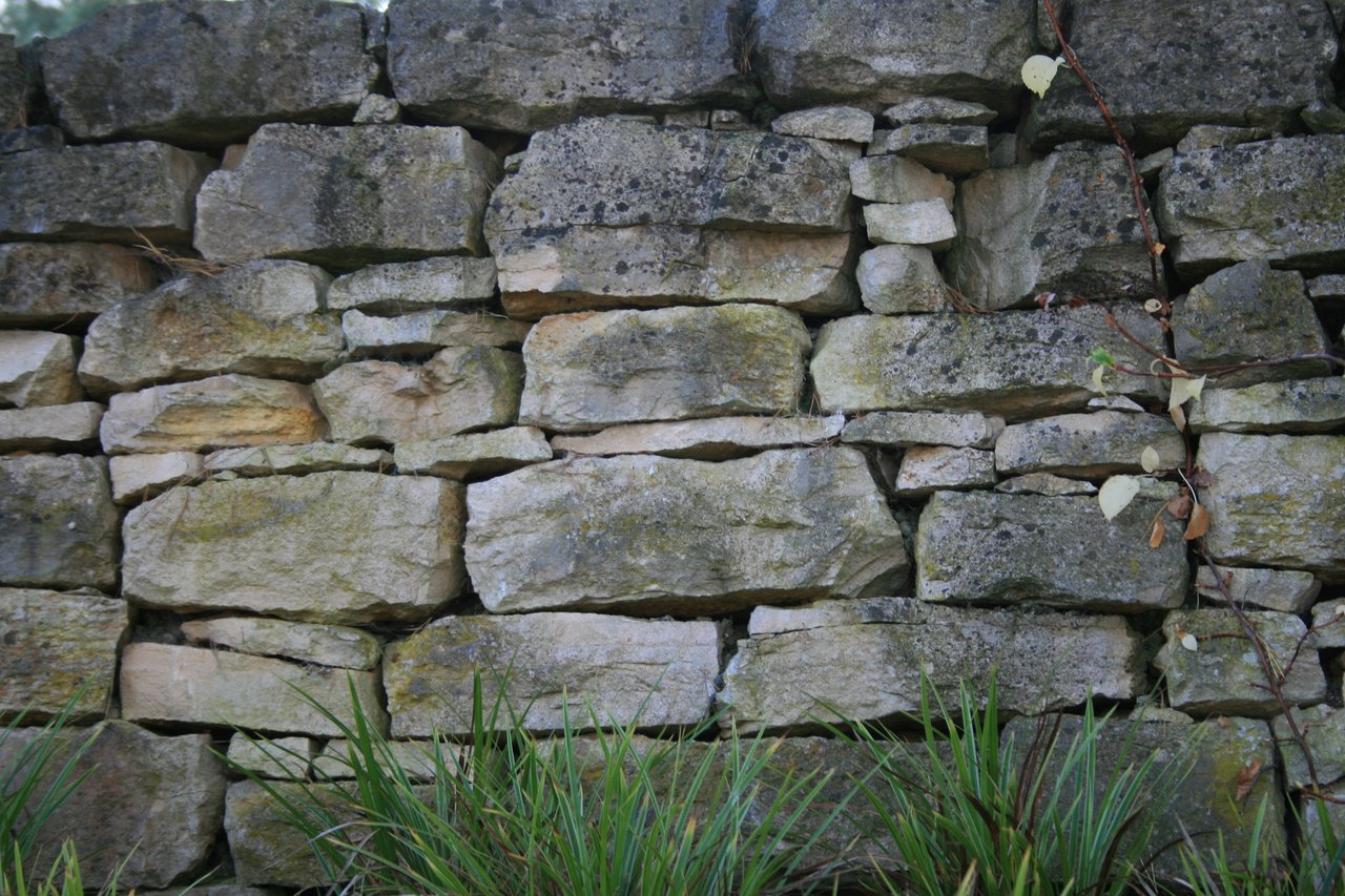 Natursteinmauer alt