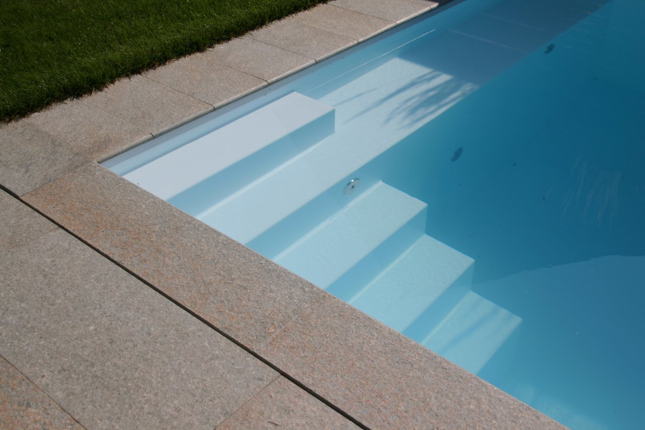Einstiegstreppe Schwimmbad