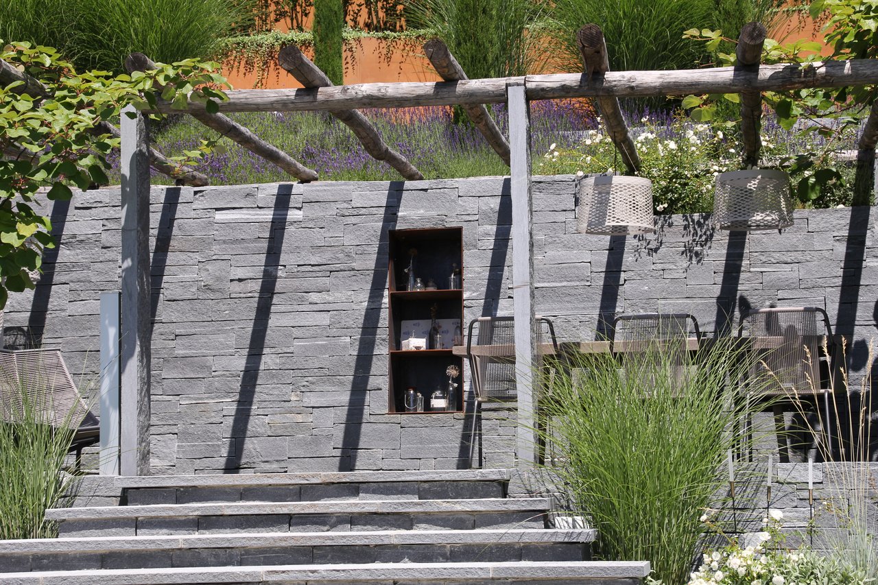 Tessiner Pergola aus Granitstein