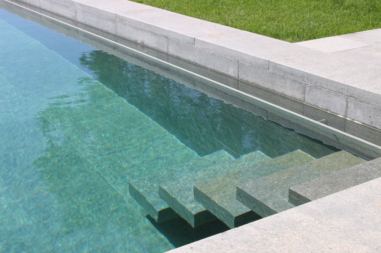 Treppe in Biopool