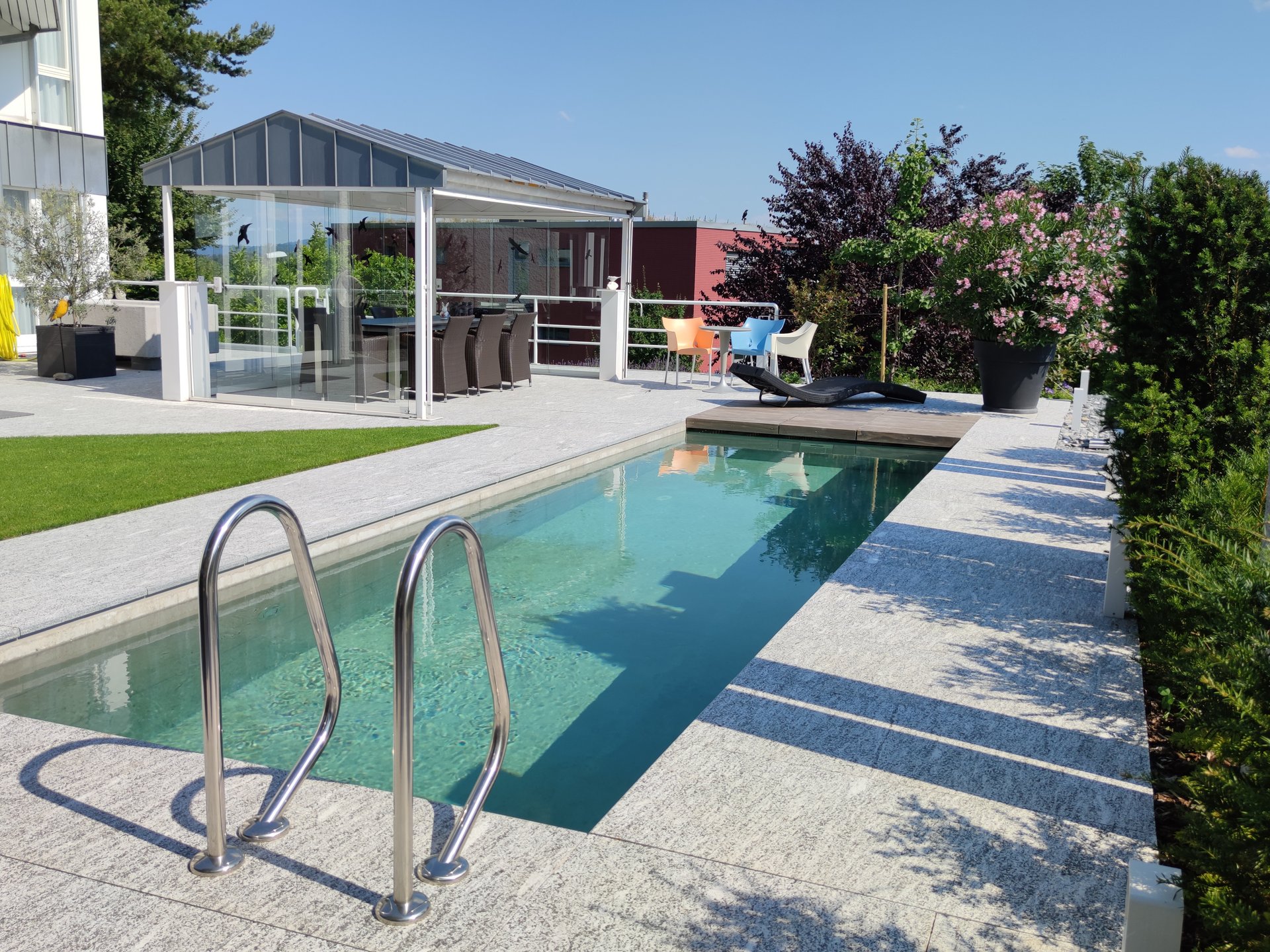 Swimmingpool im Garten